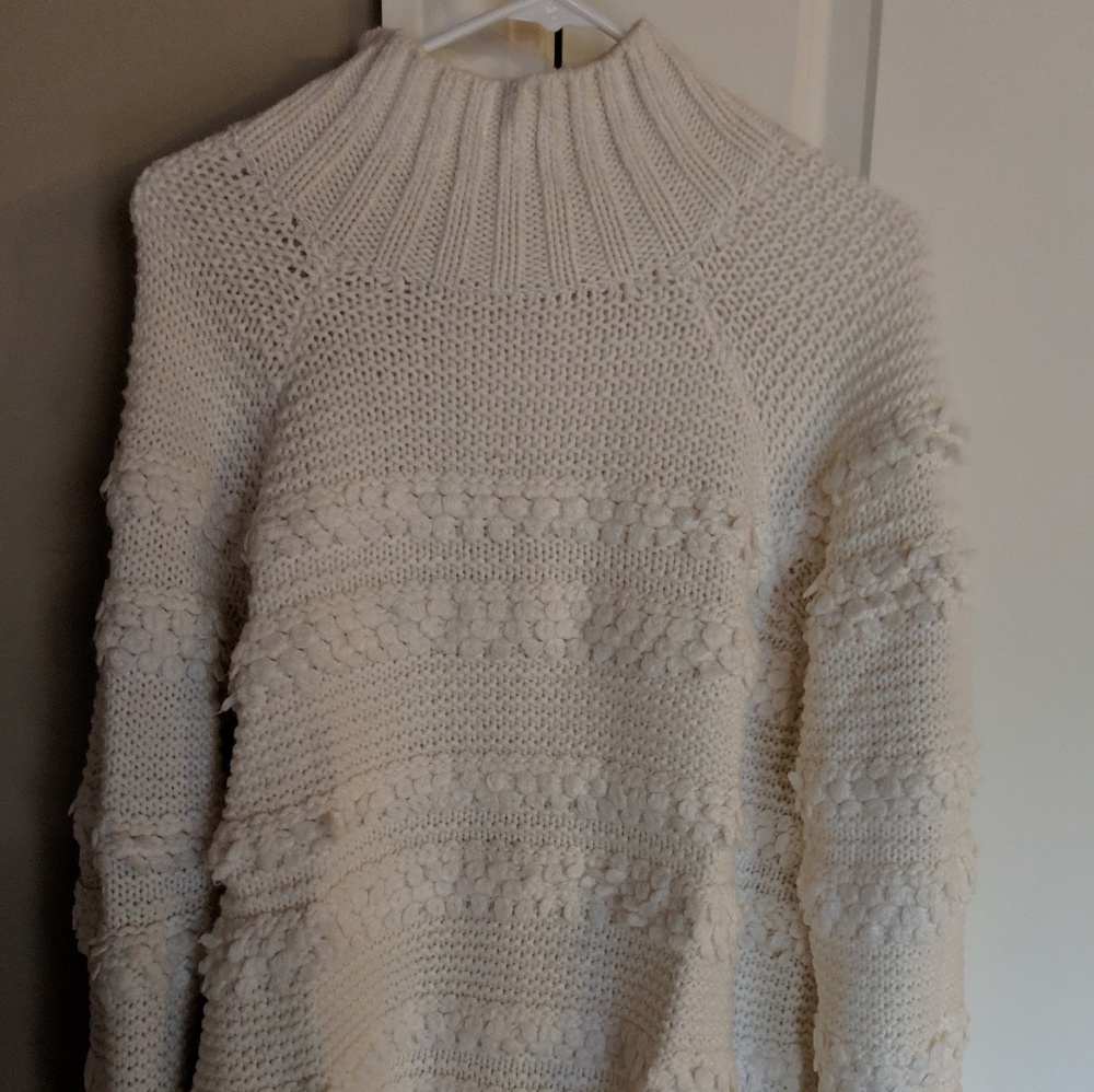 SOLD Lou & Grey Cozy Turtleneck